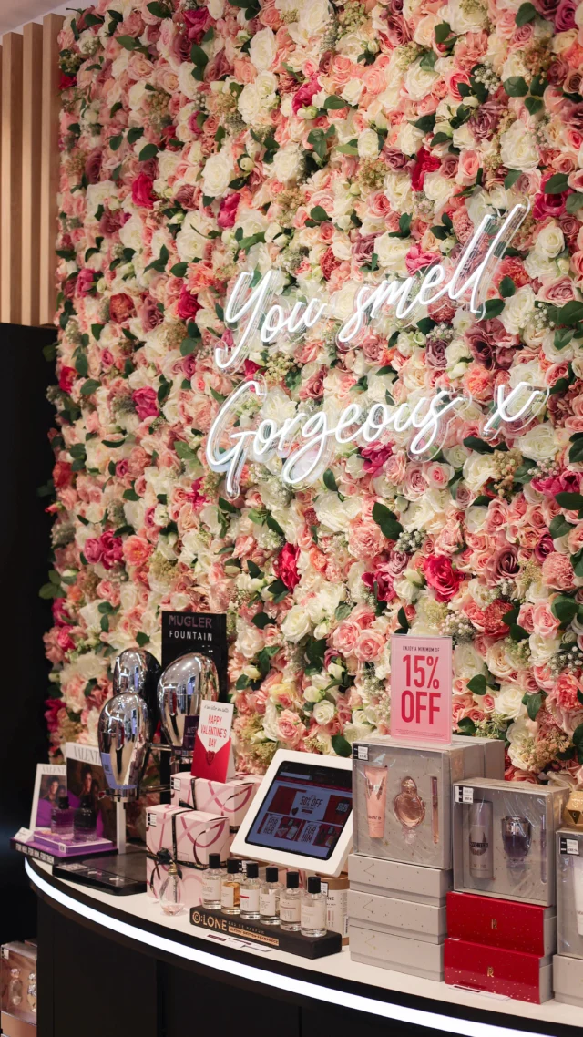 Trust us, last minute petrol station flowers aren’t getting you any brownie points this year. Hold the screen for gift ideas they’ll love in 3, 2, 1… 👀💕

#giftideas #galentinesgift #valentinesgift #cotswoldsdesigneroutlet