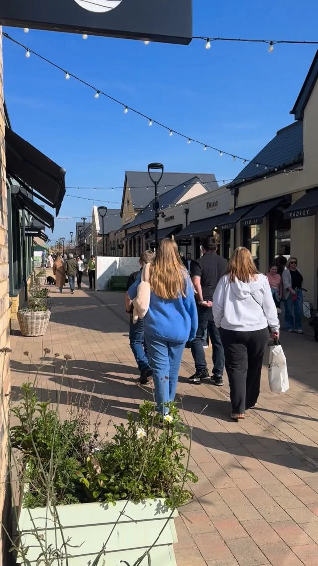 Is it just us, or has today felt like a little glimpse of summer? ☀️

There is still plenty of time to join us and soak up this beautiful weather today, with shops open until 8pm and our restaurants even later! 

🏷️ 
Tewkesbury | Outlet shopping | Spring weather | Sunny days | Cotswolds Designer Outlet | Cotswold weekend 

@wagamama_uk @wearezizzi @lindtuk @tpatisseriebox @200degs @gatherandgrazecotswolds @bedeck1951 @caffenero @cotswoldchicflowers